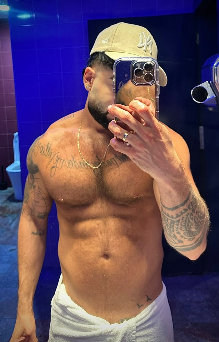 FOLLADOR BIEN DOTADO!!! CUERPO ATLÉTICO Y RICA POLLA