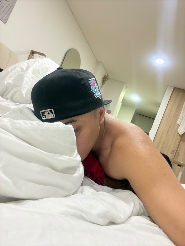 Moreno latino recién llegado a la