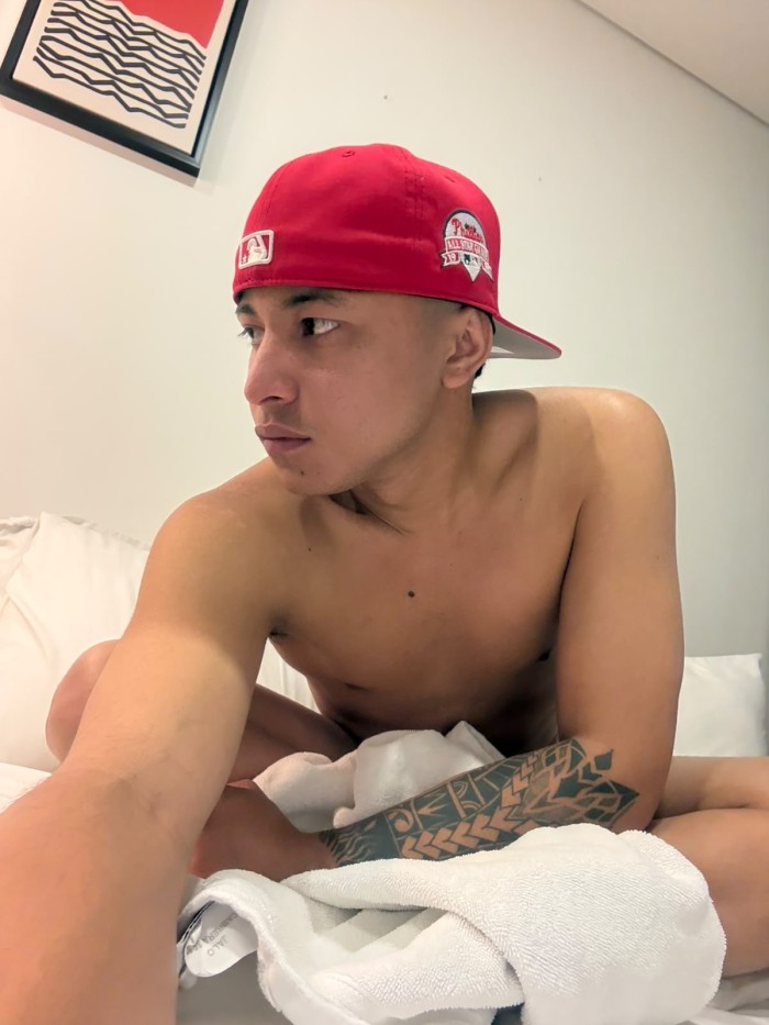 Moreno latino recién llegado a la