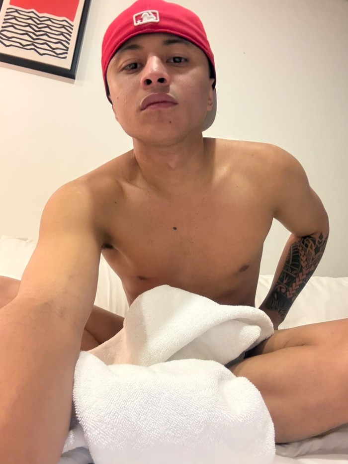 Moreno latino recién llegado a la