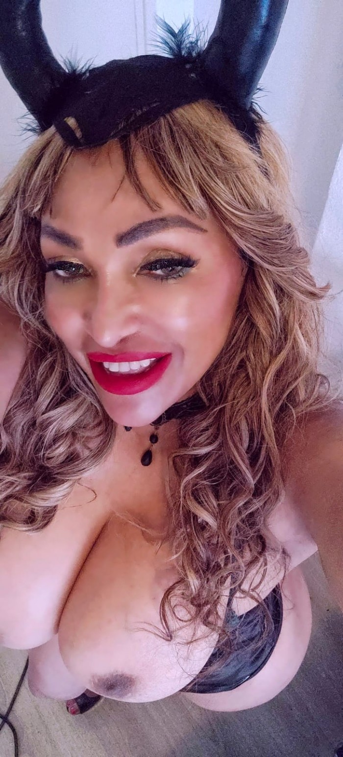 DULCE ECUATORIANA MORBOSA, CALIENTE Y MUY FIESTERA