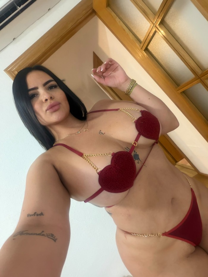 LATINA DULCE CARIÑOSA