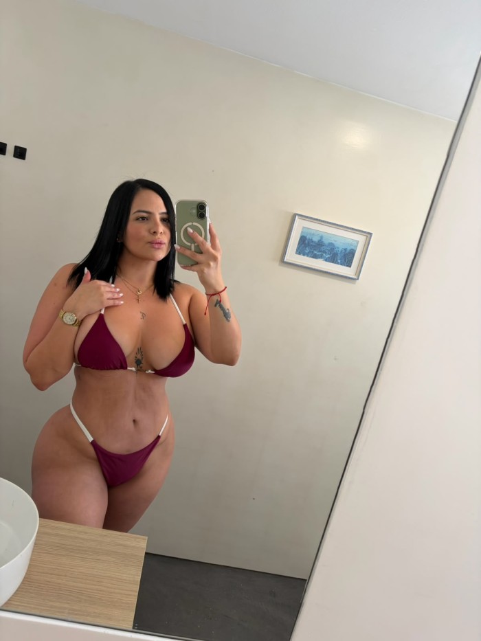 LATINA DULCE CARIÑOSA