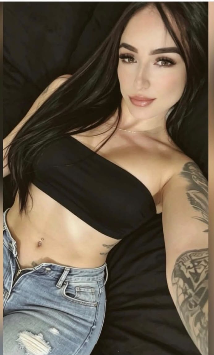 Guapísima Srta 20 años insaciable fotos reales