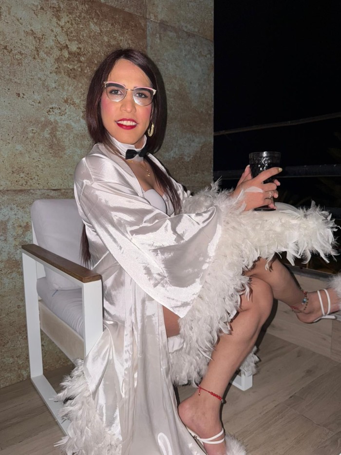 YAMILETH CHICA TRANS JUGUETONA GARGANTA PROFUNDA