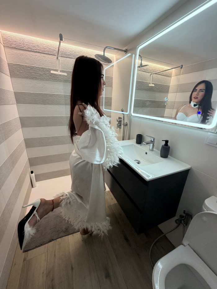 YAMILETH CHICA TRANS JUGUETONA GARGANTA PROFUNDA