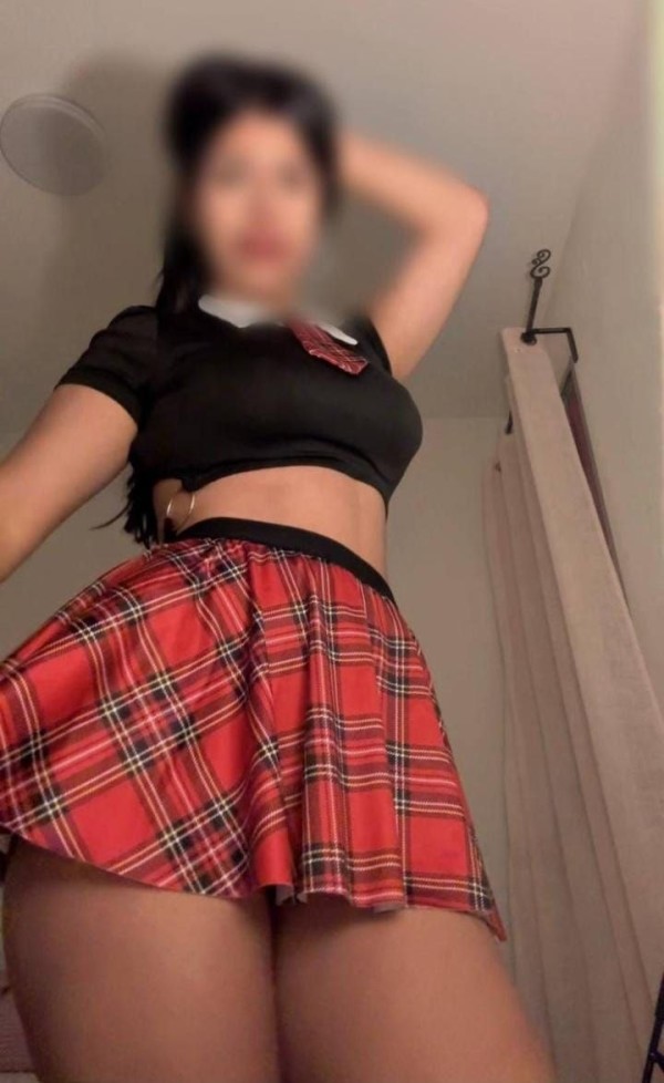 Sofia jovencita elegante con gana de pasarlo bien rico