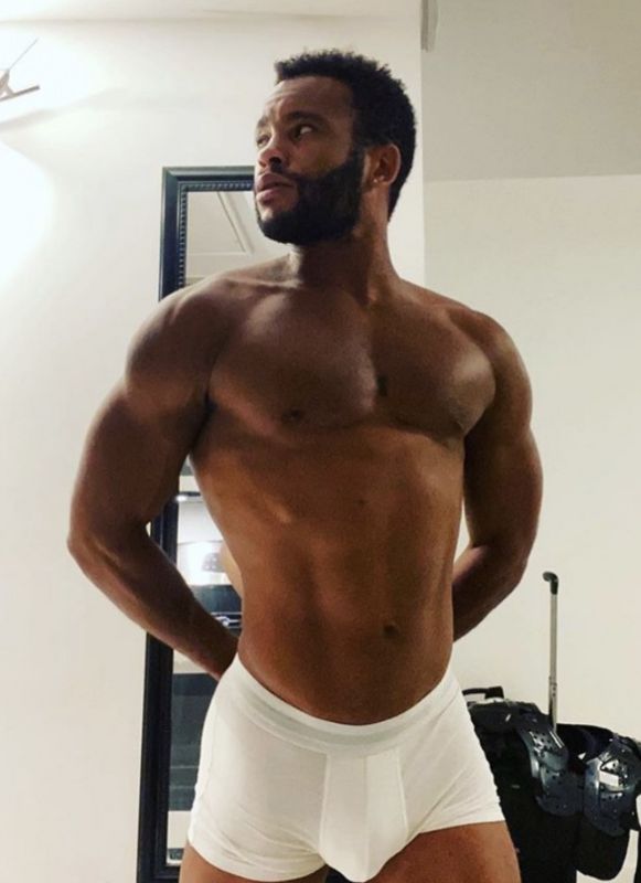 Macho Dotado latino /Solo hago salidas.
