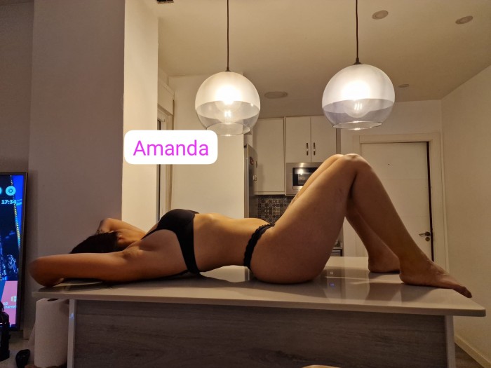 HERMOSAS LATINAS CARIÑOSAS CON CUERPOS DE DIOSAS