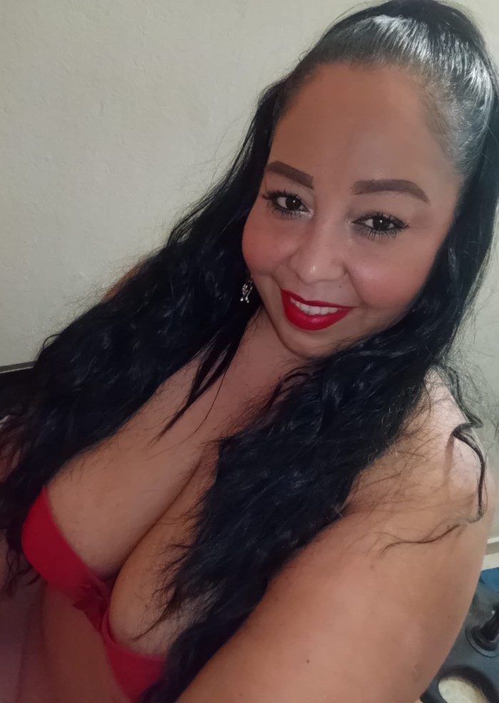 LISTO PARA DISFRUTARME?ESTOY MUY MOJADA