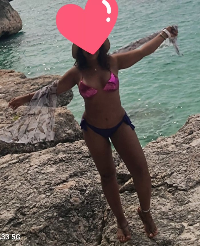 DOMINICANA MORENITA CACHONDA EN REUS 24H