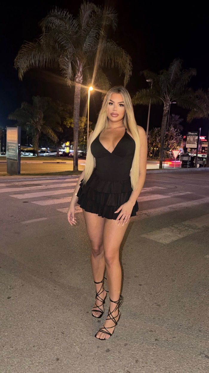 EROTICA ARDIENTE DE SEXO RICO FIESTA LUJURI
