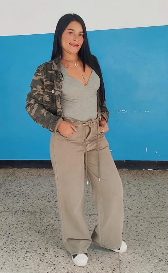DIVERTIDA Y CON FOTOS REALES Y SEXYS 642389992