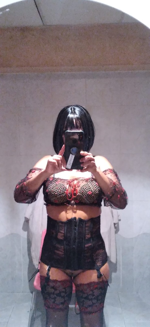 ¡LO QUE MAS GUSTA ES DAR PLACER AL HOMBRE QUE ESTE BAJO MIS SABANAS!