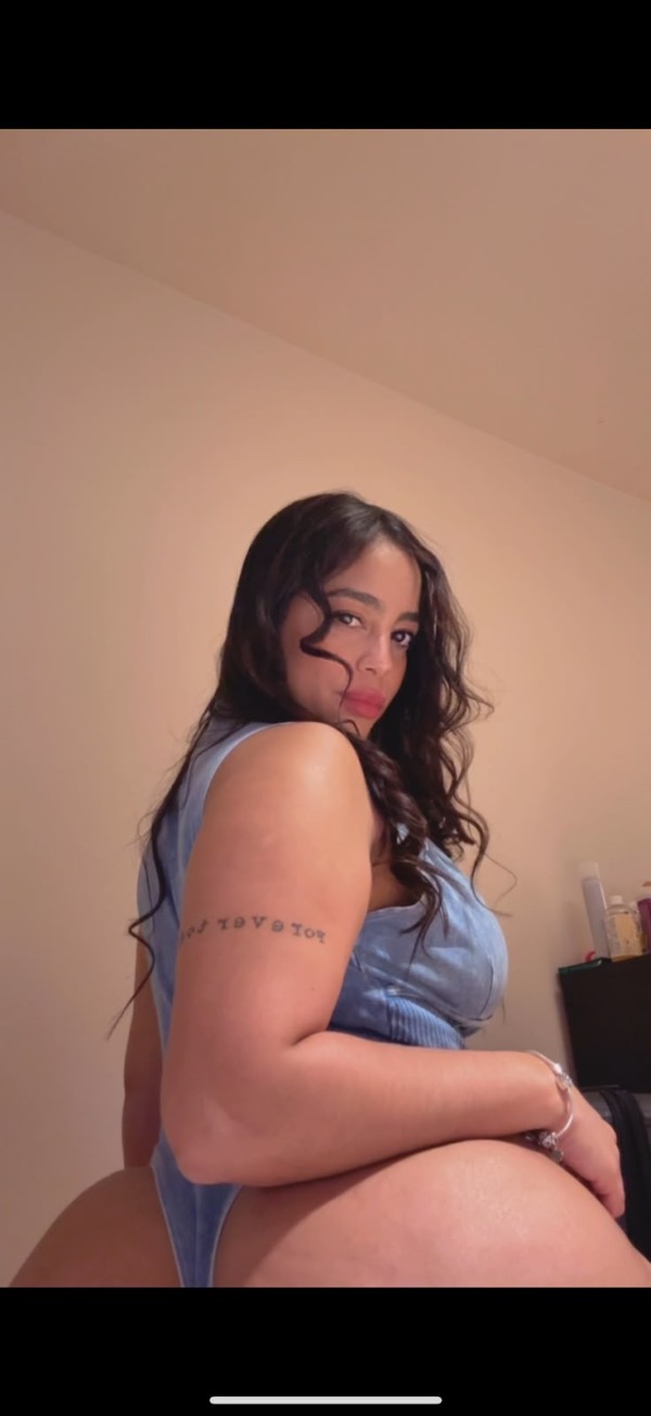 Latina trigueña fotos reales fiestera