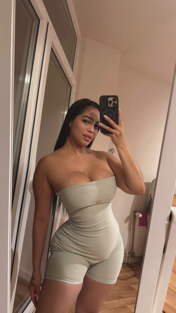 Latina trigueña fotos reales fiestera