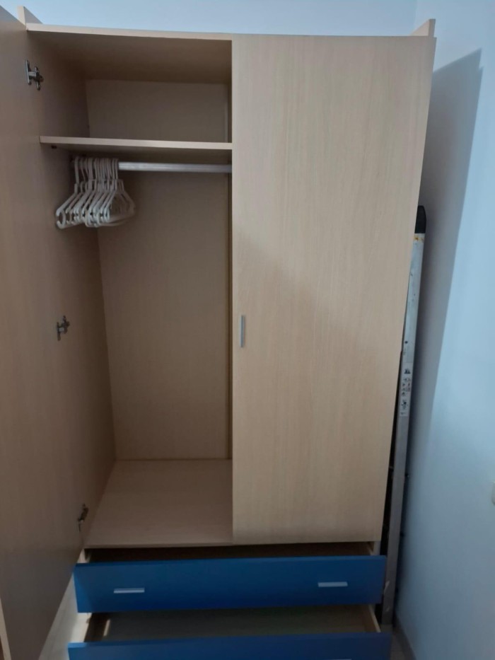AMPOSTA.  DISPONIBLE HABITACIÓN