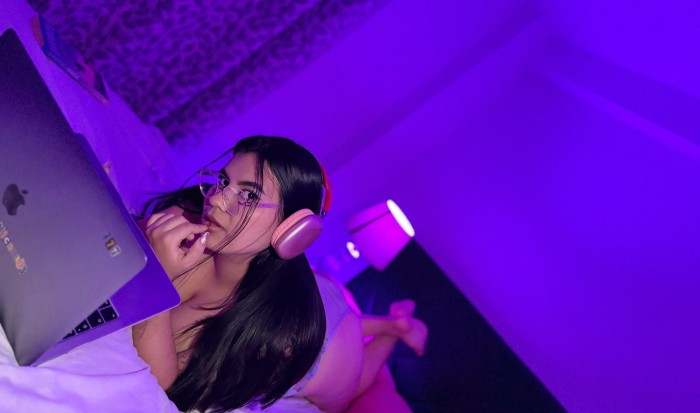 ARDIENTE COLOMBIANA TETONA FIESTERA Y MUY GUARRA EN ALICANTE !!NOVEDAD!!