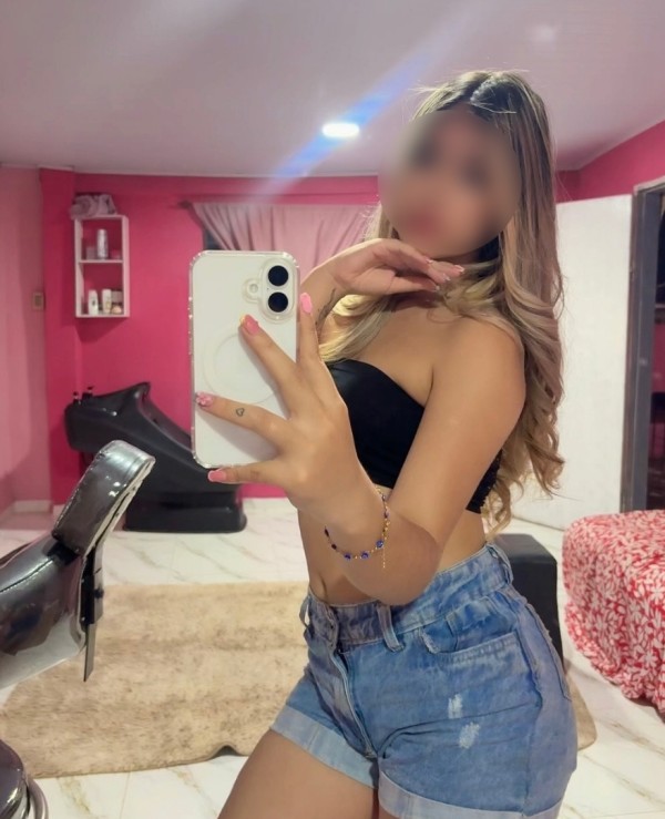 JOVENCITA EXUBERANTE Y MUY CARIÑOSA