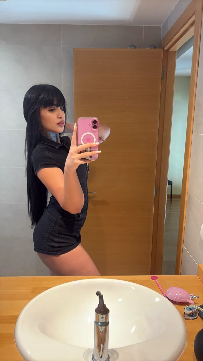 COQUETA Y DIVERTIDA JOVENCITA ESPAÑOLA DE PASO