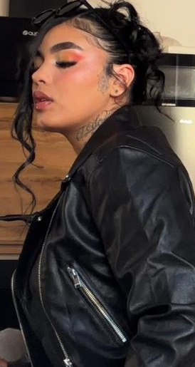 CHANEL PRECIOSA JOVENCITA FRANCES POSTURAS DE TODO
