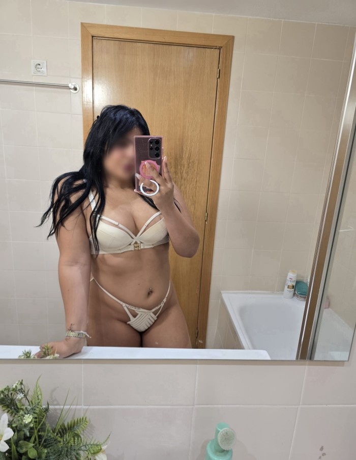 UNA LATINA CON MUCHO ENCANTO