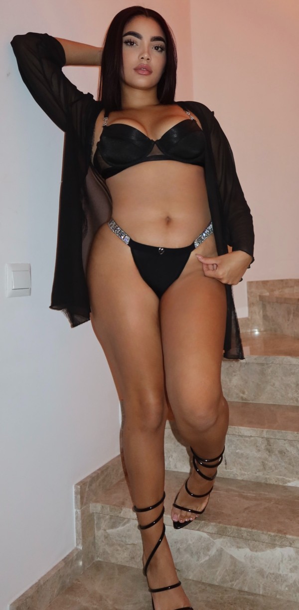 Daniela venezuelana 22 años tu travieza en Marbella