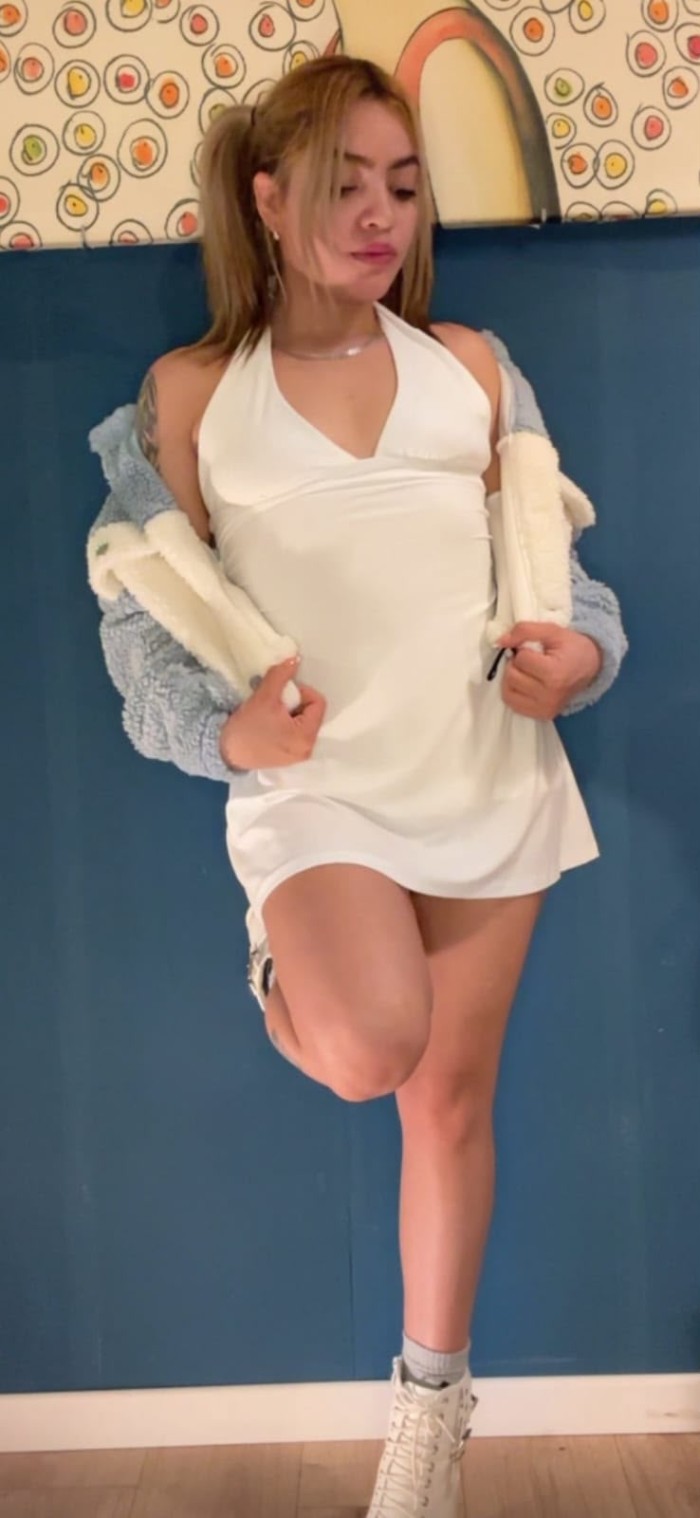 SARA, JOVEN COLOMBIANA MUY CACHONDA