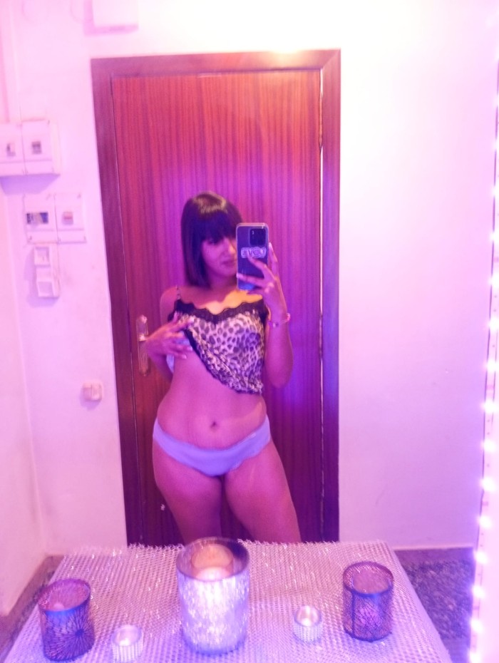 Zaira española 20 años muy completa fotos reales