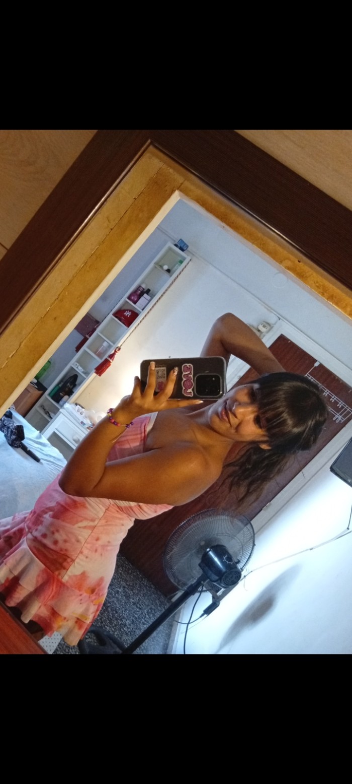 Zaira española 20 años muy completa fotos reales