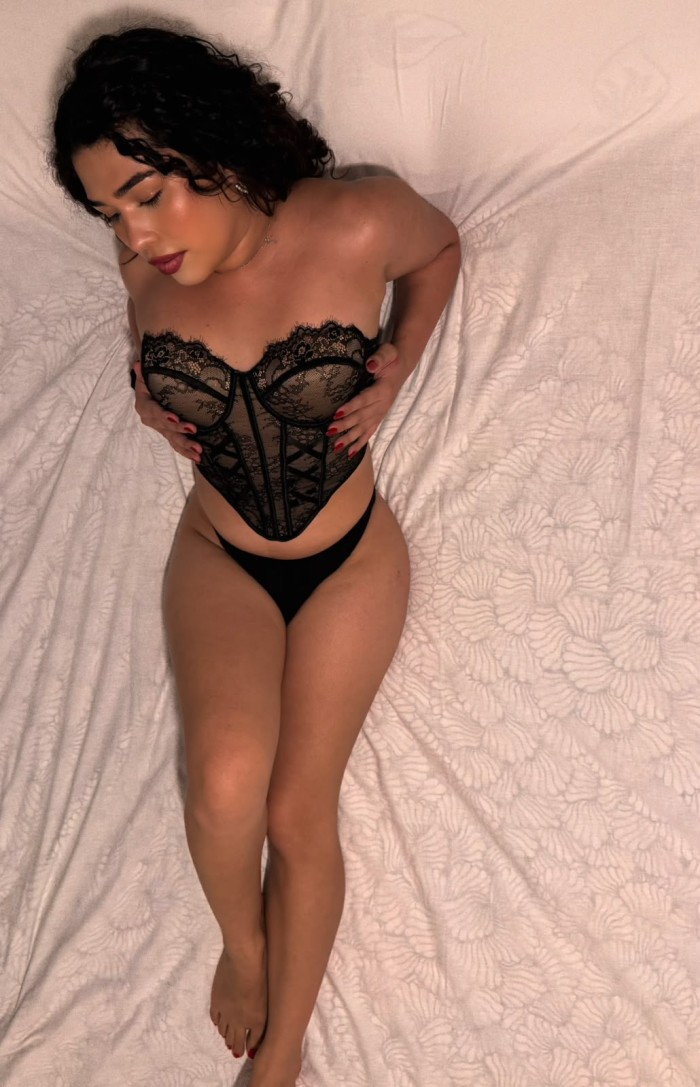 TRANS LECHERA LISTA PARA LLENAR TU CULO TRAGON
