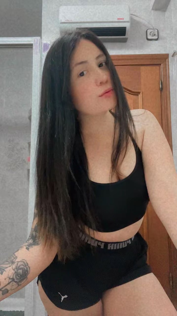 UNA SONRISA TRAVIESA QUE DEJA HUELLA SIEMPRE