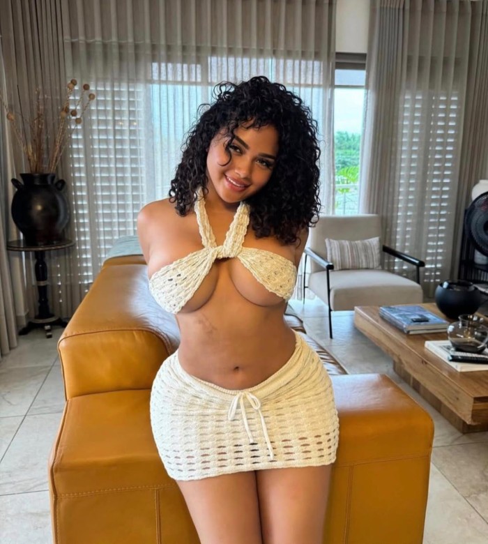 DELICIOSA IMPLICADA EXQUISITA ANSIOSA DE PLACER