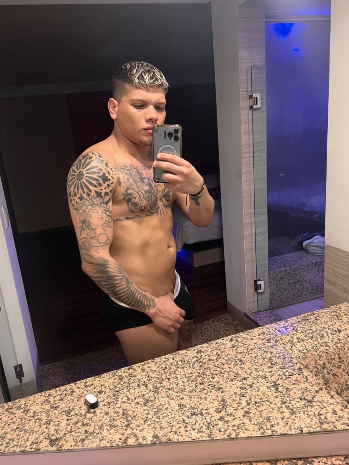 EMPOTRADOR MUY LECHERO PARA TU CULO TRAGON
