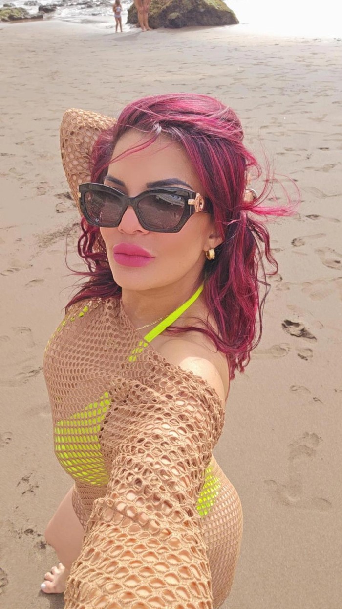 Pelirroja venezolana explosiva