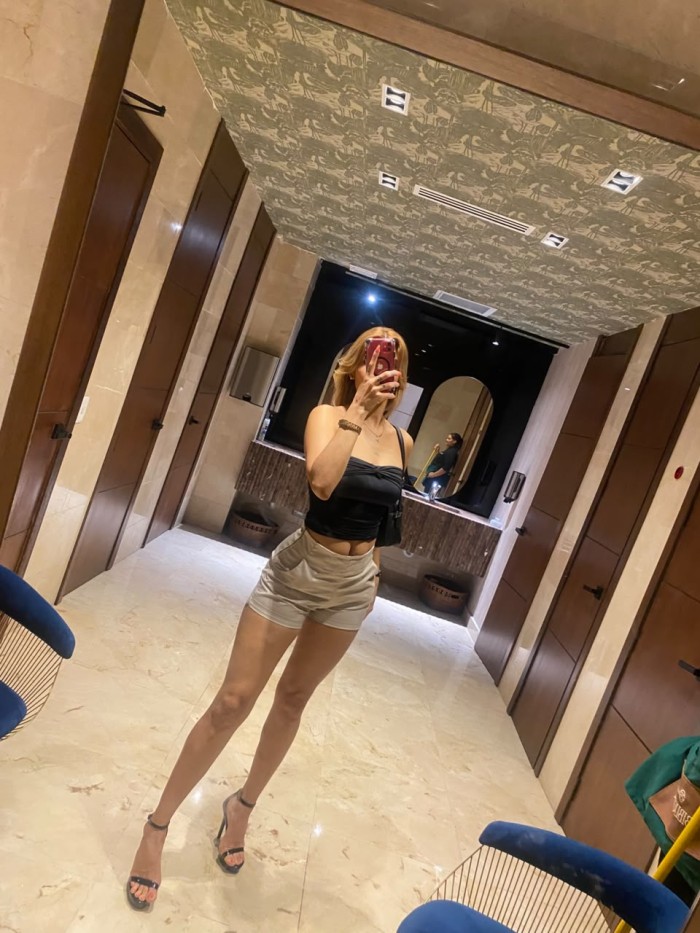RICA APRETADITA CON GANAS DE SEXO EN CALLE RAFAEL