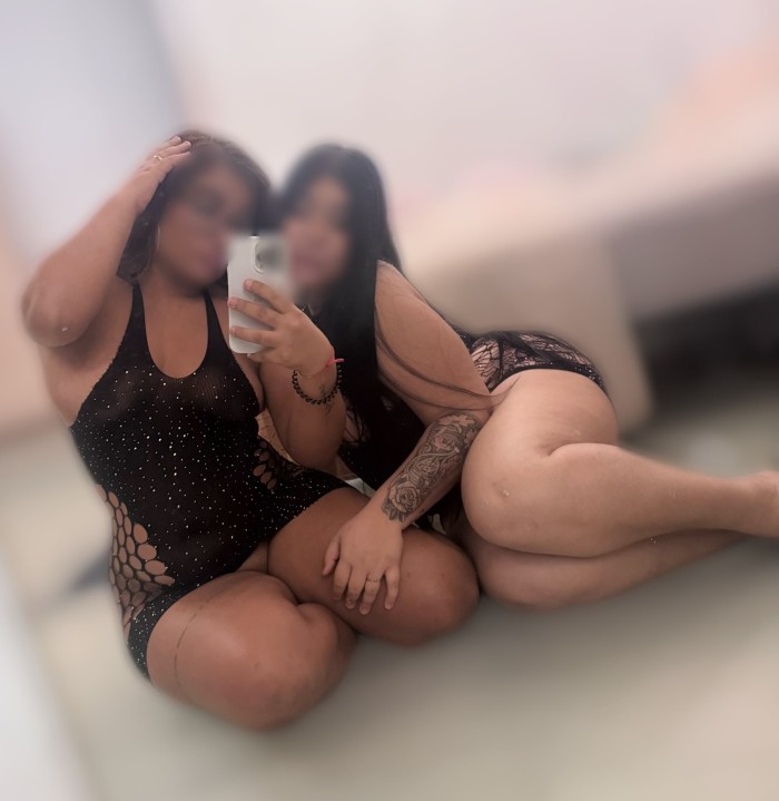 2 Amigas cachondas y muy complacientes