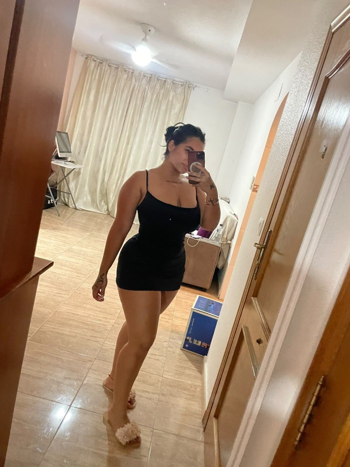 Jovencita tetona