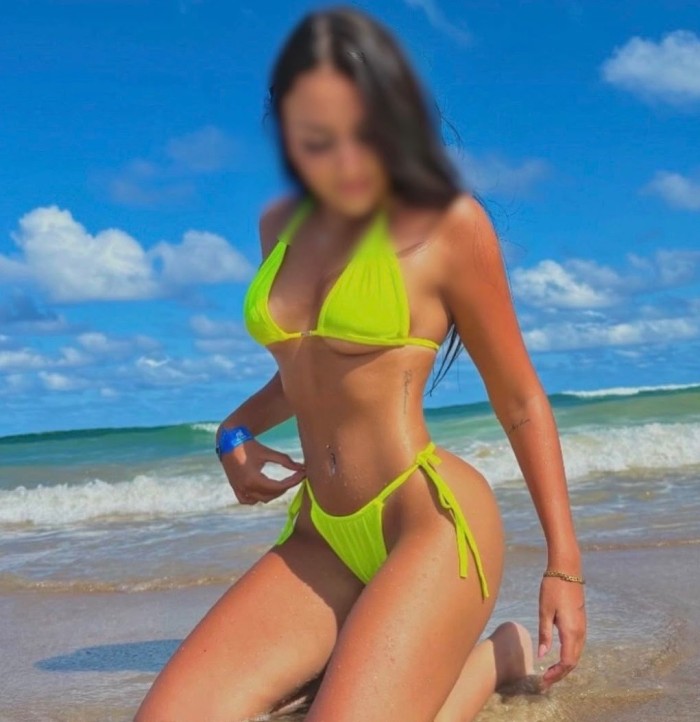 DELICIOSA JOVENCITA IMPLICADA DESEOSA DE PLACER