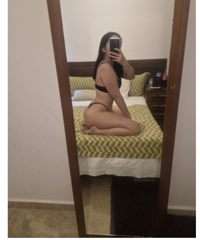 JOVENCITA DELICIOSA IMPLICADA CACHONDA COMPLACIENT