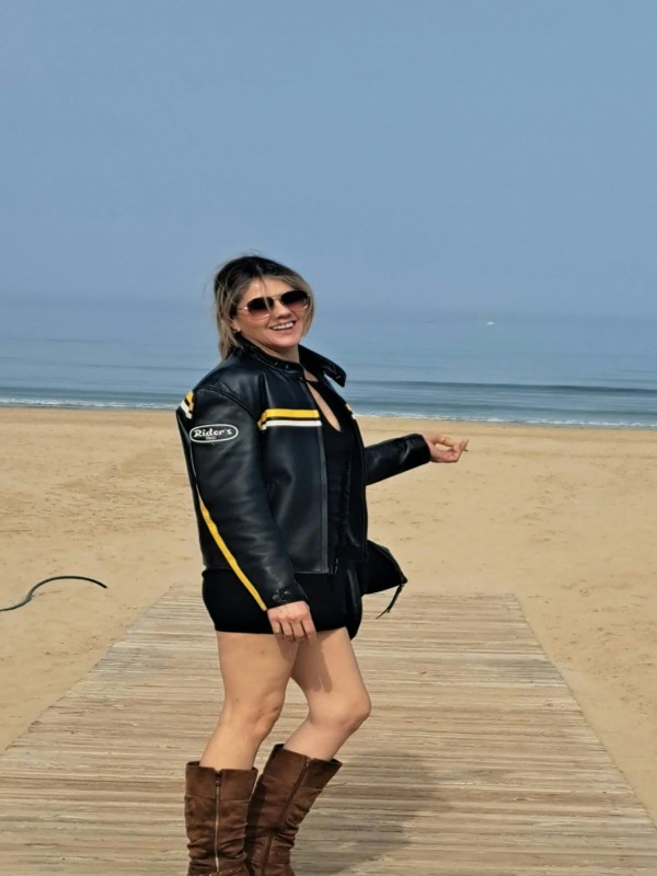 EN FONOLLERES AMIGUITAS ARDIENTES LUJURIOSAS PLACER A TOPE