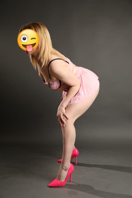 RICA ATREVIDA DESEOSA DE SEXO CACHONDA