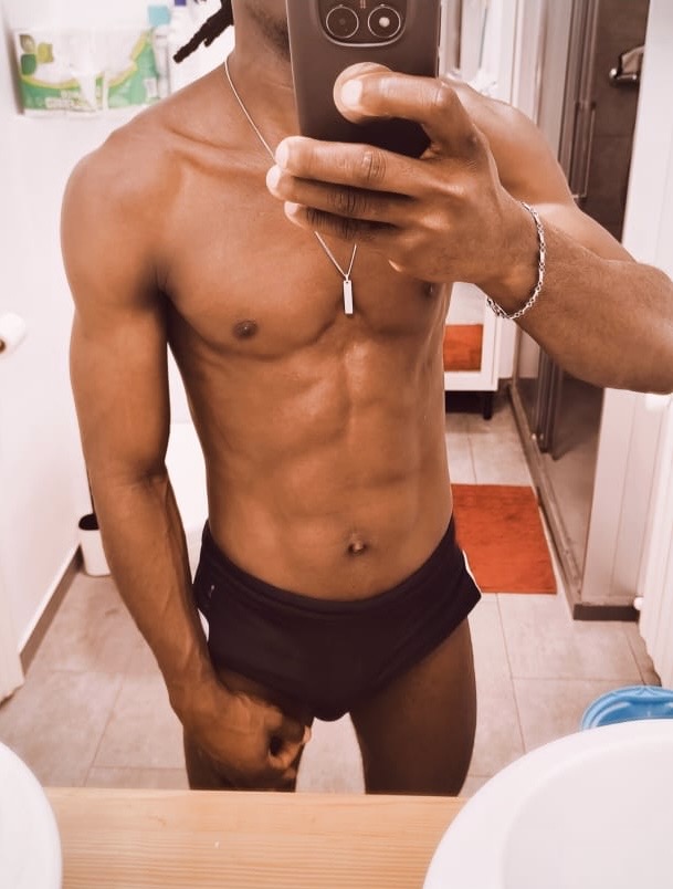 NOVEDAD CHICO MASAJISTA, ACTIVO, DOTADO polla dura , CORUÑA