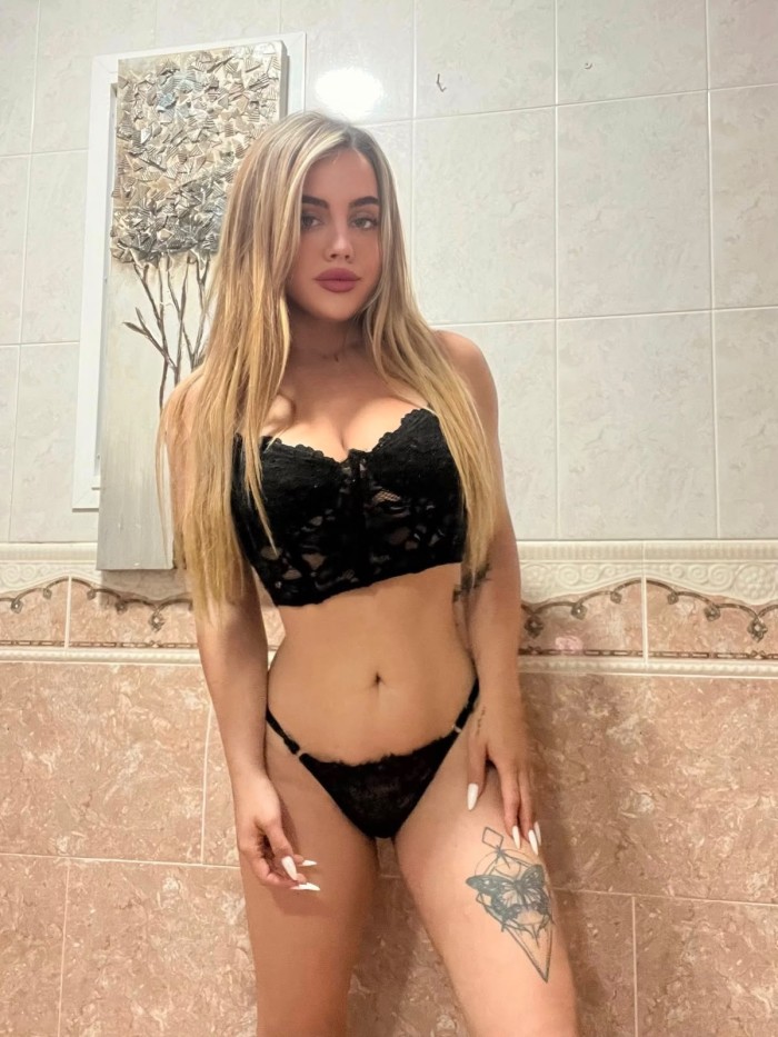 Novedad en Almería, Argentina super completa