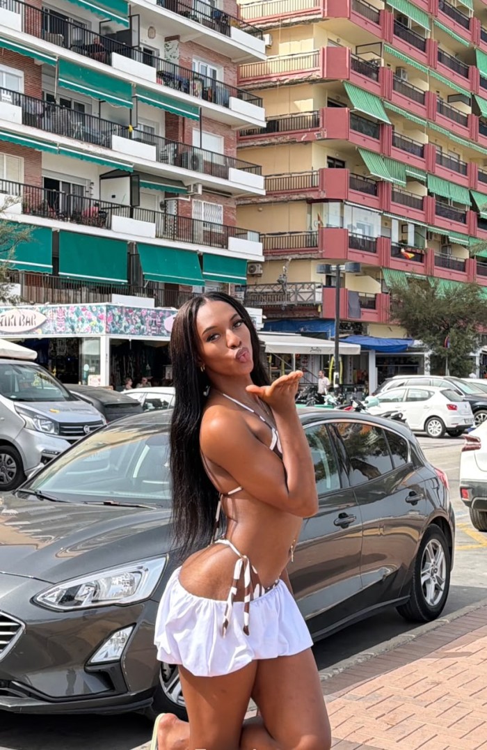 TRANS VERSATIL ARDIENTE BOMBA DE SEXO