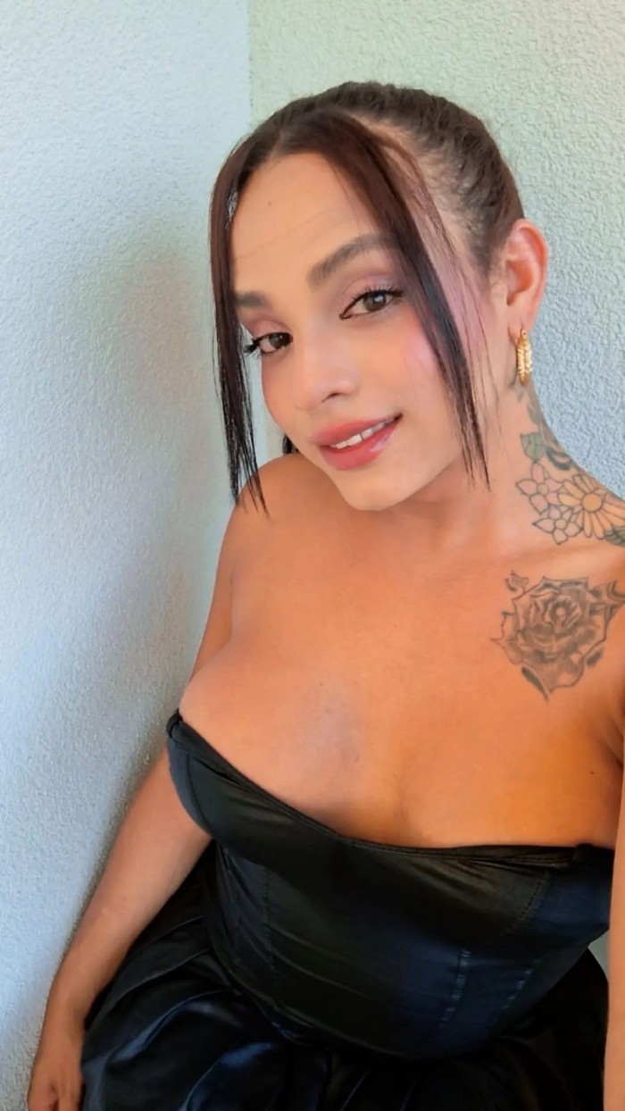 CHICA TRANS POLLONA SOY ARDIENTE