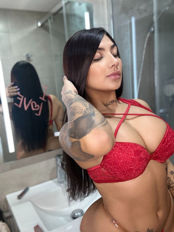 SOY VALERIA, COLOMBIANA DISCRETA Y ARDIENTE