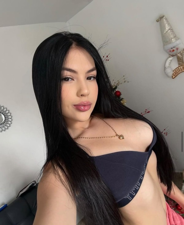 EN PLAYA DEL INGLES DELICIOSA LATINA LUJURIOSA