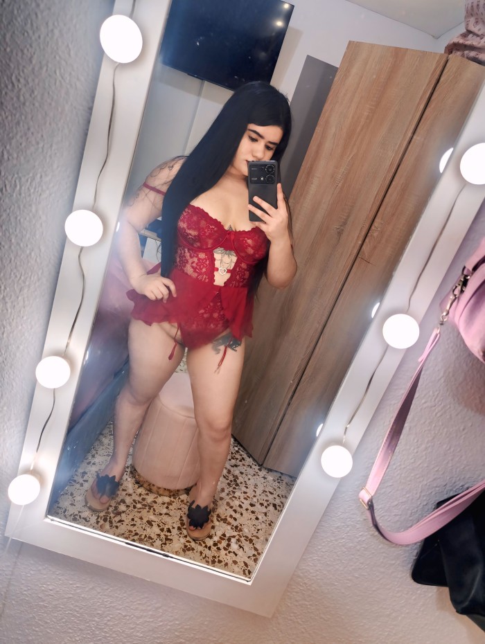 **ENCANTO COLOMBIANO · FEMINIDAD Y CURVAS**