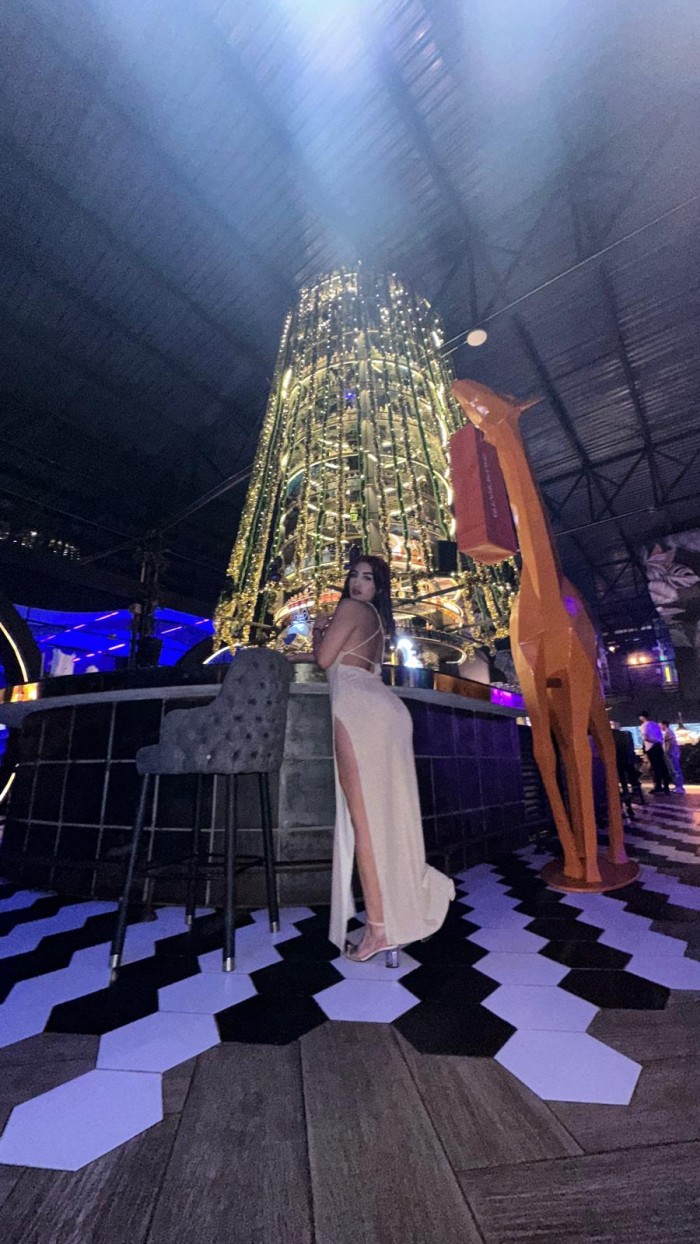 sophia, chica colombiana, caliente y con ganas
